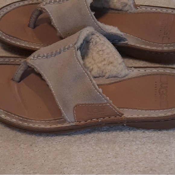 Woman's Ugg Layback Sandals - Picture 3 of 4
